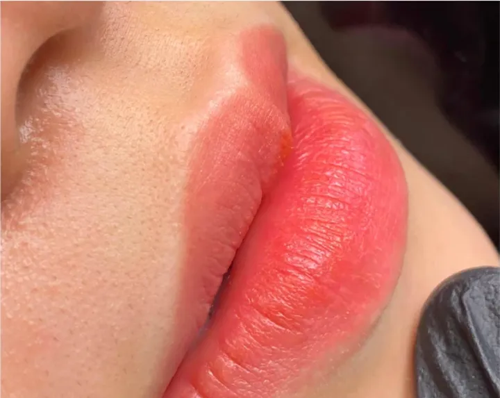 Môi phun màu Đỏ Hồng tại KIMLY